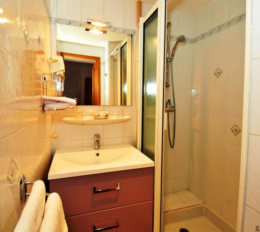 Hotel La Montagne Fleurie Bareges Phòng bức ảnh
